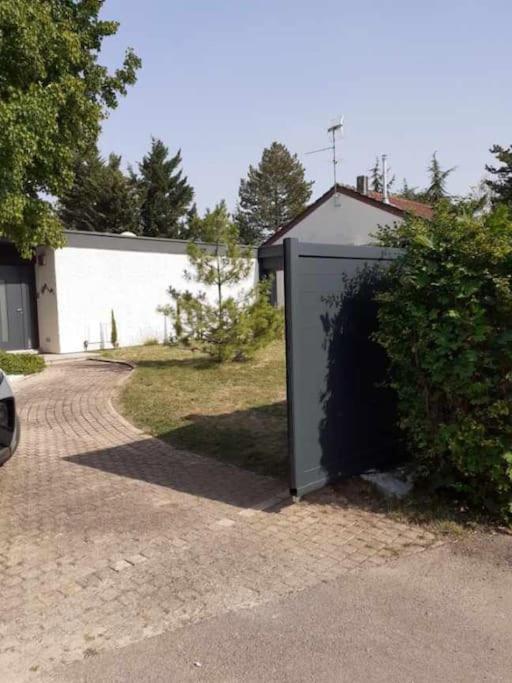 Les Pins De Talant , Au Calme En Rez De Jardin Leilighet Eksteriør bilde