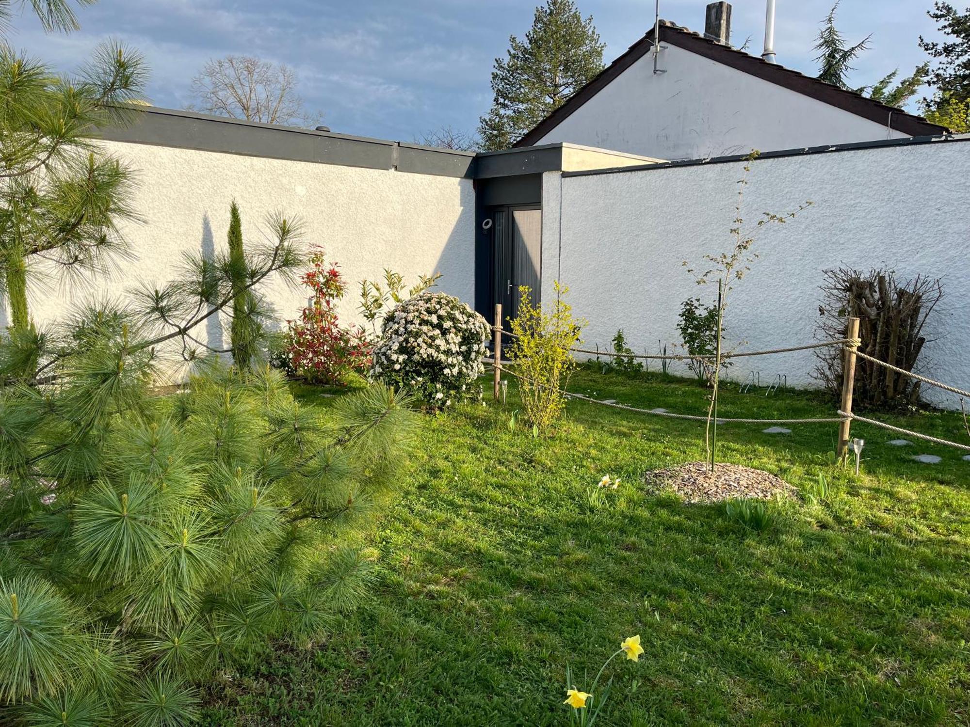 Les Pins De Talant , Au Calme En Rez De Jardin Leilighet Eksteriør bilde